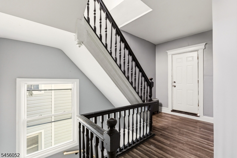 176 Hollywood Avenue East Orange NJ 07018