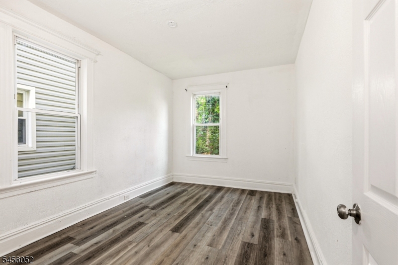 176 Hollywood Avenue East Orange NJ 07018