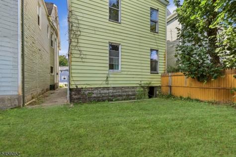 176 Hollywood Avenue East Orange NJ 07018