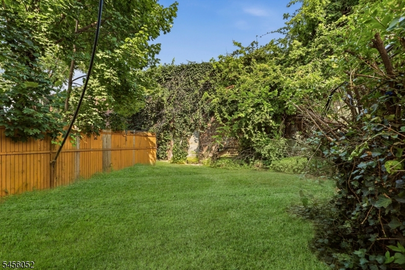 176 Hollywood Avenue East Orange NJ 07018