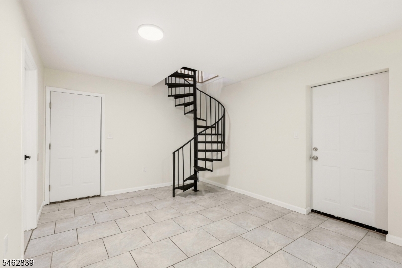 236 Avon Avenue Newark NJ 07108