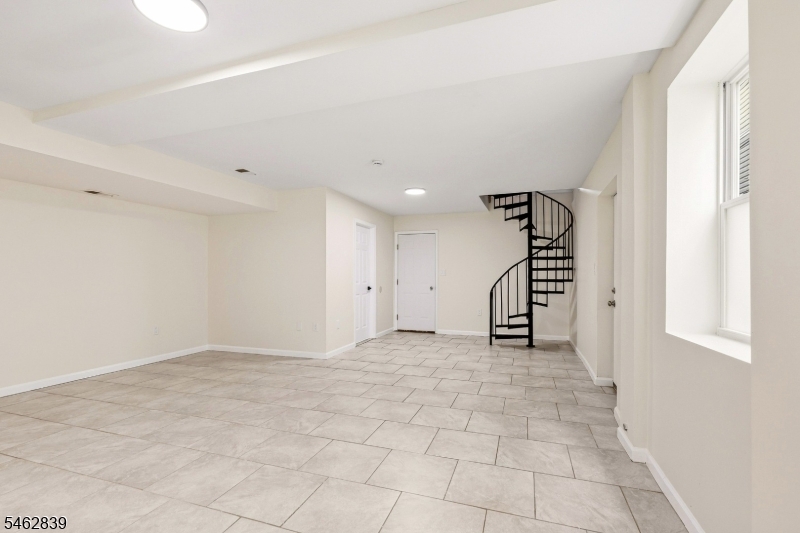 236 Avon Avenue Newark NJ 07108