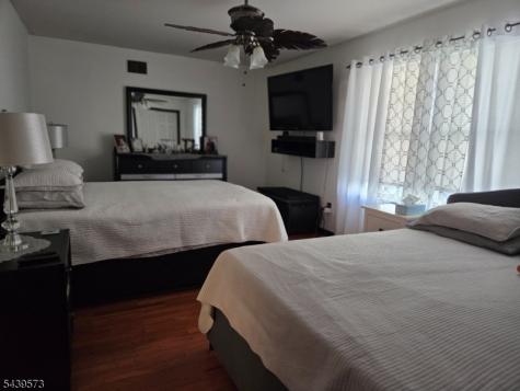 493 Broadway Newark NJ 07104