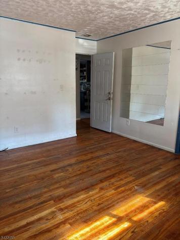 106 Smith Street Newark NJ 07106