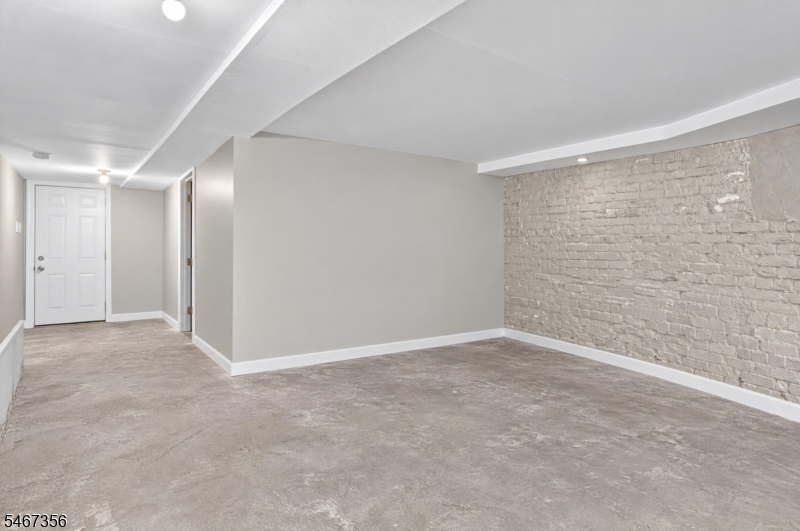 72 Summer Avenue Newark NJ 07104