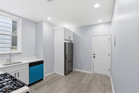 37 Tichenor Terrace Irvington NJ 07111