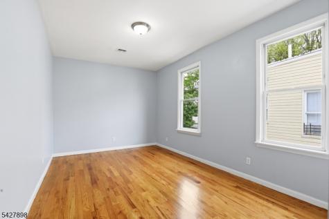 37 Tichenor Terrace Irvington NJ 07111