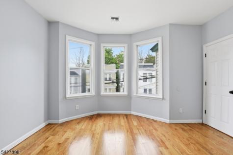 37 Tichenor Terrace Irvington NJ 07111