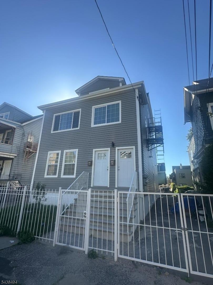 272 Schley Street Newark NJ 07112