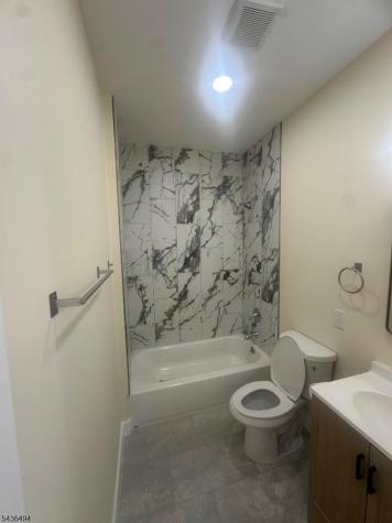 272 Schley Street Newark NJ 07112