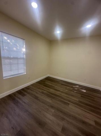 272 Schley Street Newark NJ 07112