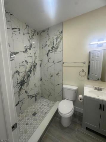272 Schley Street Newark NJ 07112