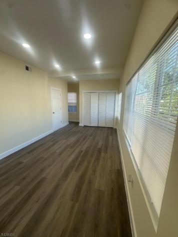 272 Schley Street Newark NJ 07112