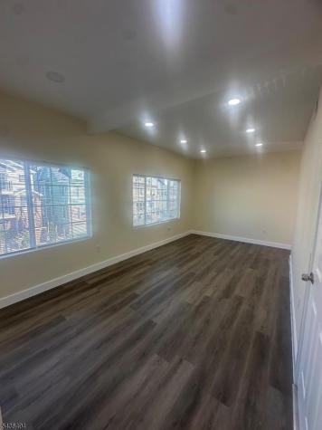 272 Schley Street Newark NJ 07112