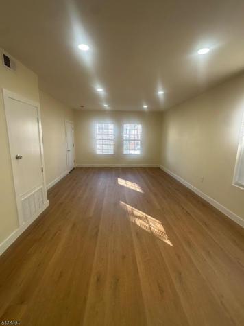 272 Schley Street Newark NJ 07112