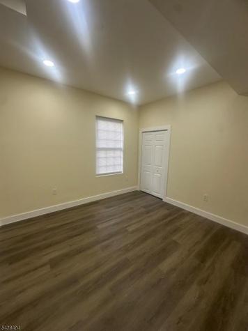 272 Schley Street Newark NJ 07112