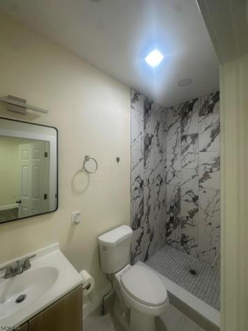 272 Schley Street Newark NJ 07112