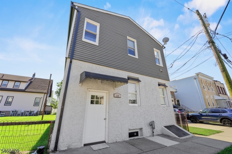 130 Garfield Avenue Lodi NJ 07644