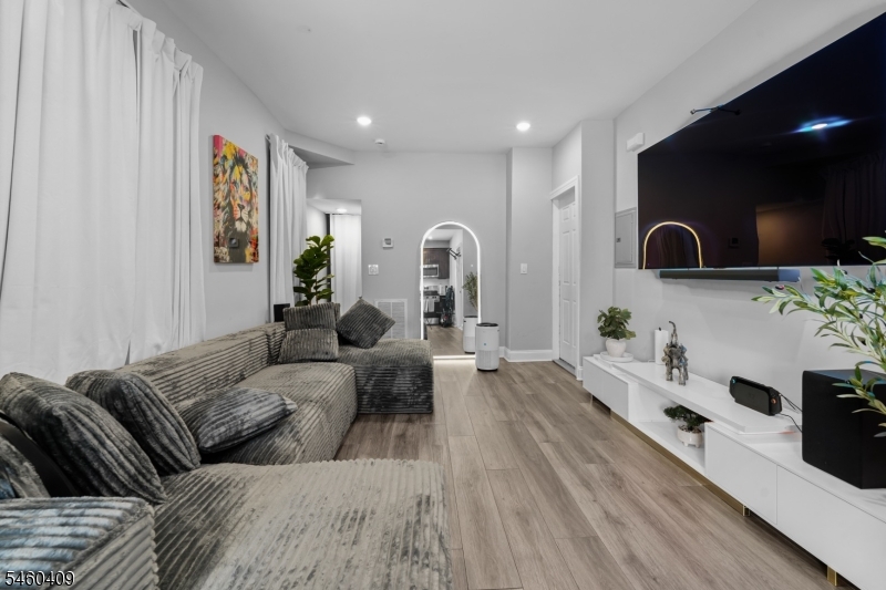 130 Garfield Avenue Lodi NJ 07644