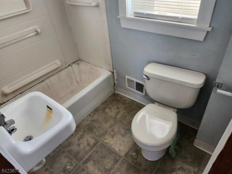5 Locust Street Wanaque NJ 07420
