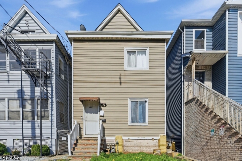 521 Maple Avenue Elizabeth NJ 07202