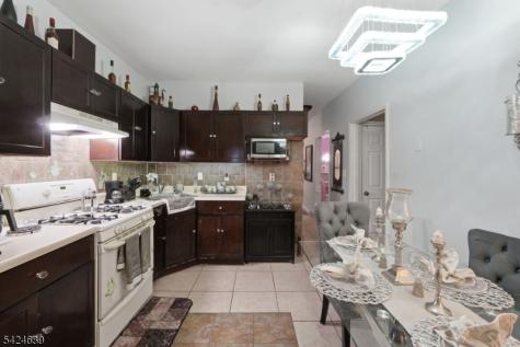 521 Maple Avenue Elizabeth NJ 07202