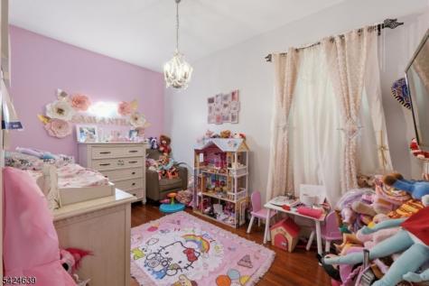 521 Maple Avenue Elizabeth NJ 07202