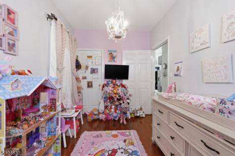 521 Maple Avenue Elizabeth NJ 07202
