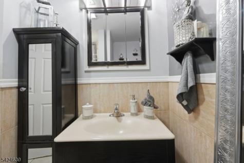 521 Maple Avenue Elizabeth NJ 07202