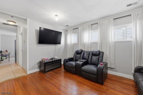 521 Maple Avenue Elizabeth NJ 07202