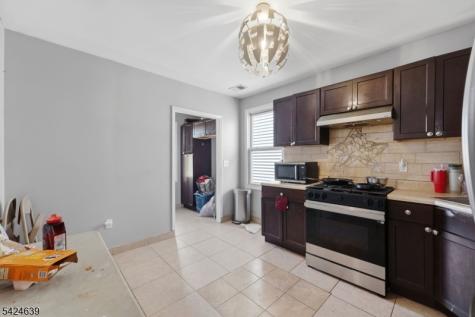 521 Maple Avenue Elizabeth NJ 07202