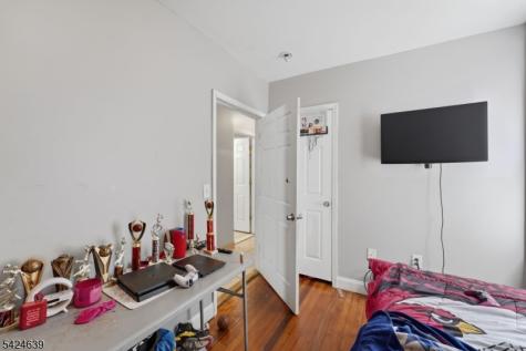 521 Maple Avenue Elizabeth NJ 07202
