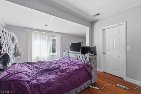521 Maple Avenue Elizabeth NJ 07202