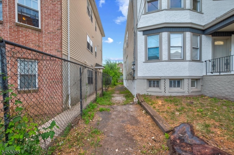 22 Edwin Place Newark NJ 07112