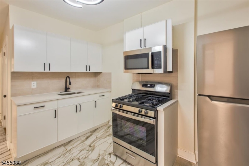22 Edwin Place Newark NJ 07112
