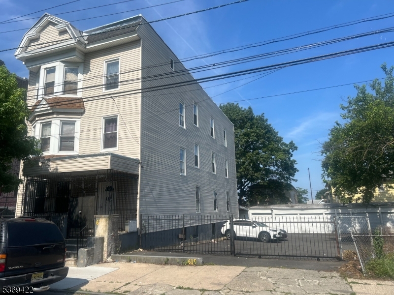 615 S 17th Street Newark NJ 07103
