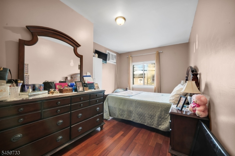 83 Pacific Street Newark NJ 07105