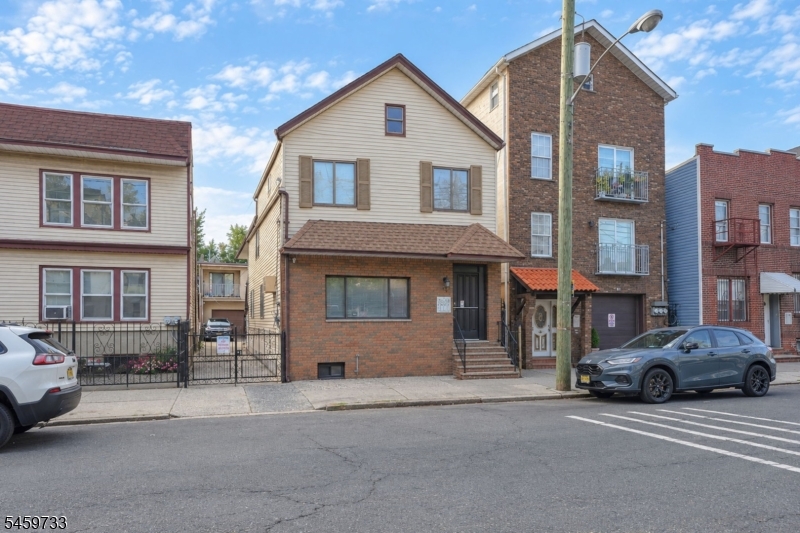 83 Pacific Street Newark NJ 07105