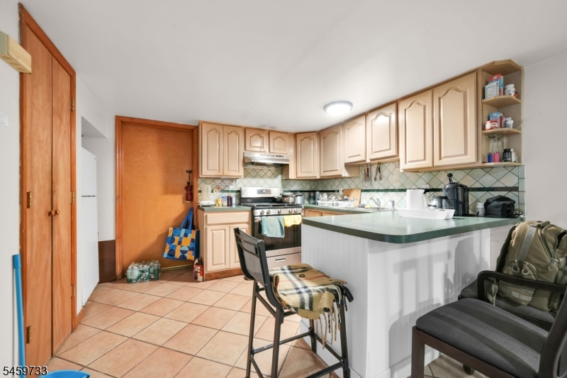 83 Pacific Street Newark NJ 07105