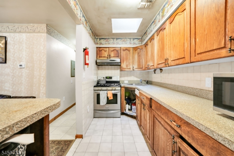 83 Pacific Street Newark NJ 07105