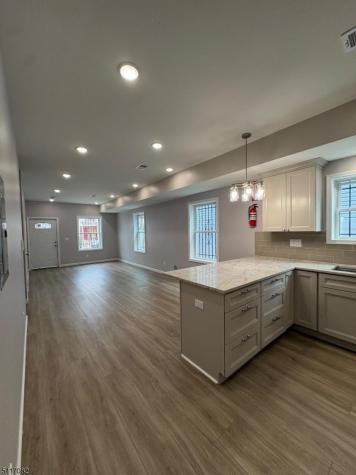 457 S 17th Street Newark NJ 07103