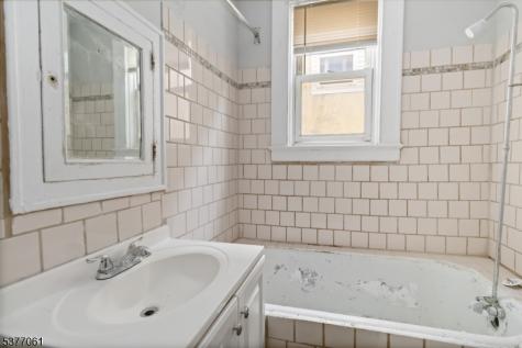 20 Monroe Place Montclair NJ 07042