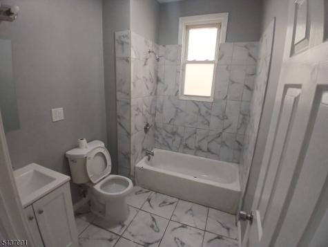 118 Seymour Avenue Newark NJ 07108