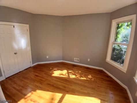 118 Seymour Avenue Newark NJ 07108