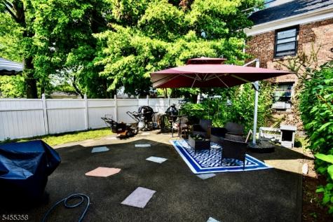 285 N Maple Avenue East Orange NJ 07017