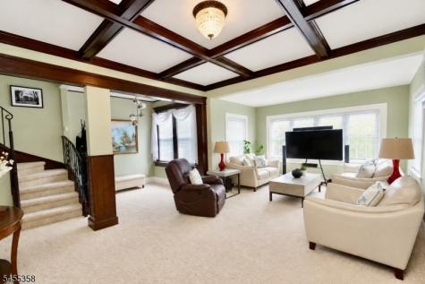 285 N Maple Avenue East Orange NJ 07017