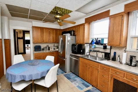 285 N Maple Avenue East Orange NJ 07017