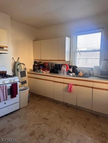 186 Linden Avenue Irvington NJ 07111
