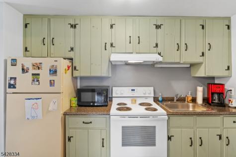 271 Quakertown Road Franklin NJ 08867