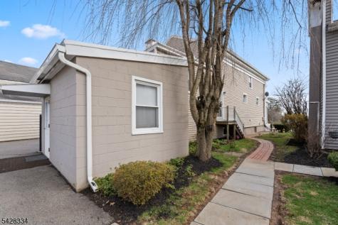 271 Quakertown Road Franklin NJ 08867